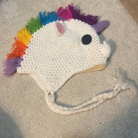 Yarn Unicorn Hat - Picture 1 of 3